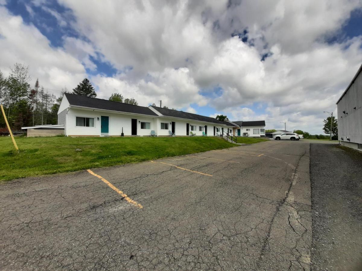 Howard Johnson By Wyndham Woodstock Nb Exteriér fotografie
