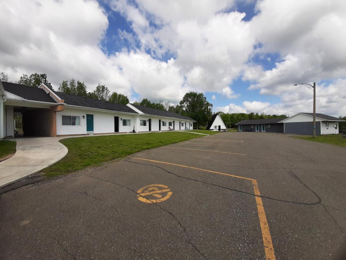 Howard Johnson By Wyndham Woodstock Nb Exteriér fotografie